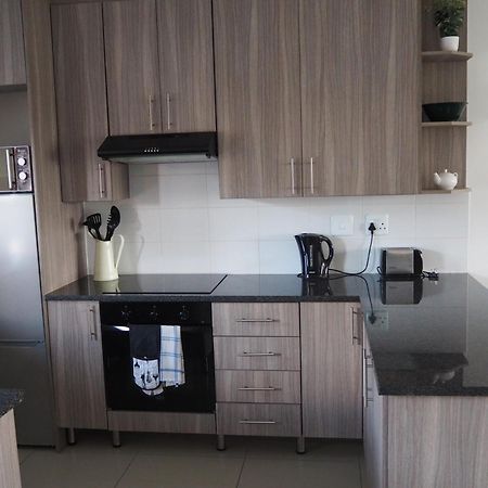 Or Tambo Self Catering Apartments, The Willows Boksburg Exterior foto