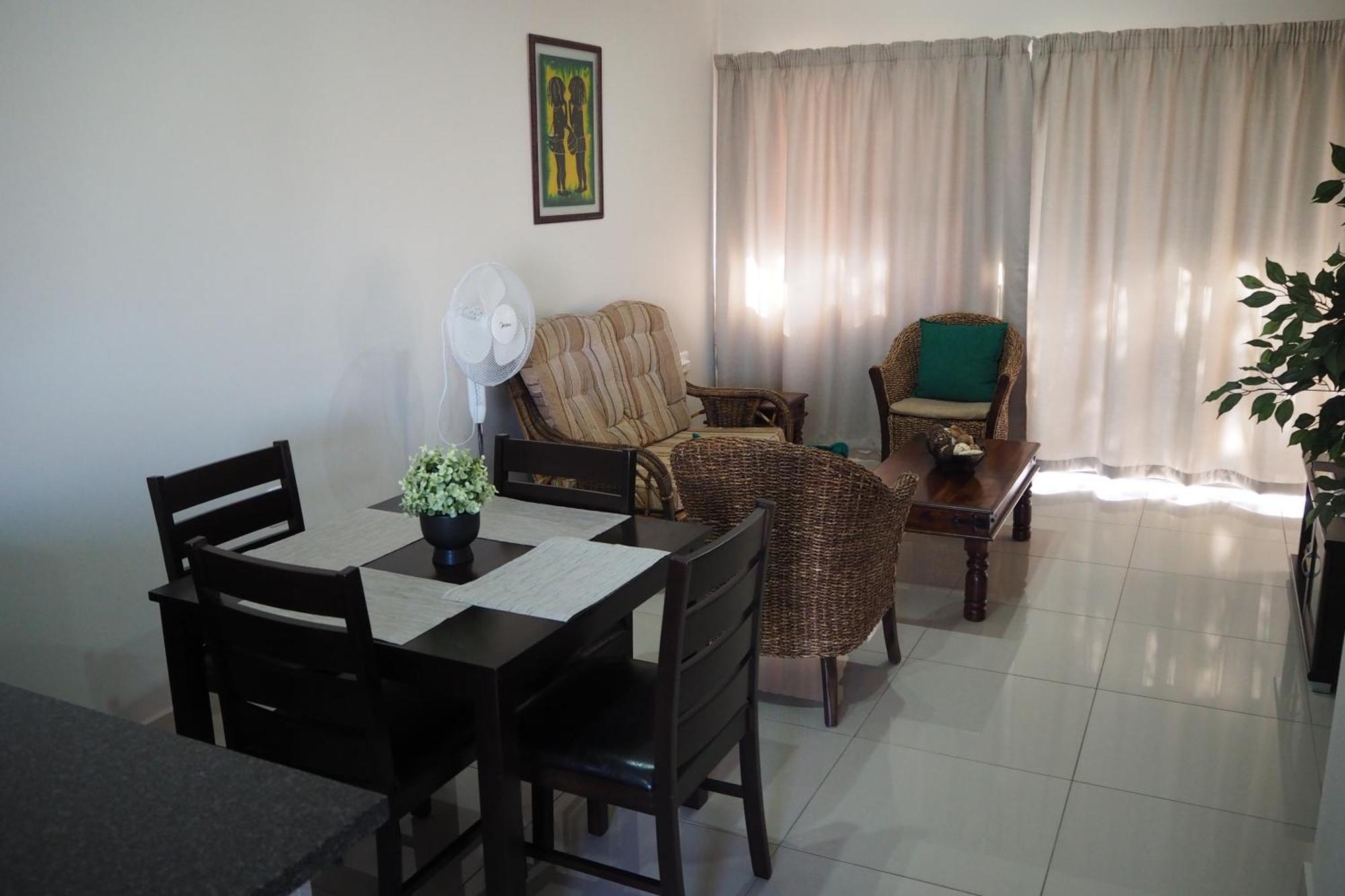 Or Tambo Self Catering Apartments, The Willows Boksburg Exterior foto